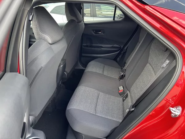 Toyota C-HR STYLE 1,8 HEV AT - foto 8