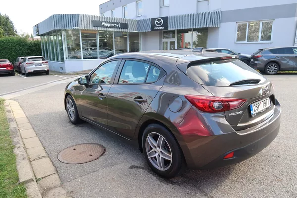 Mazda 3 HB 1,5 G100, 2 sady kol, ČR - foto 10