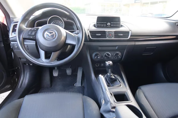 Mazda 3 HB 1,5 G100, 2 sady kol, ČR - foto 13