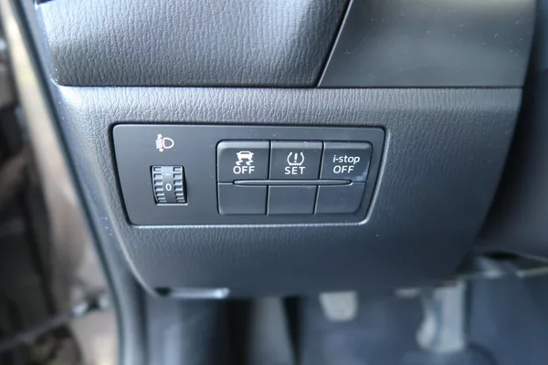 Mazda 3 HB 1,5 G100, 2 sady kol, ČR - foto 20