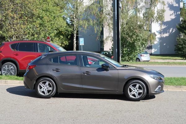 Mazda 3 HB 1,5 G100, 2 sady kol, ČR - foto 4