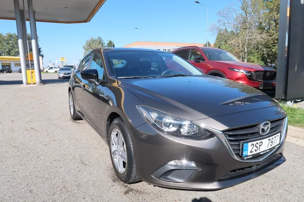 Mazda 3 HB 1,5 G100, 2 sady kol, ČR - foto 5