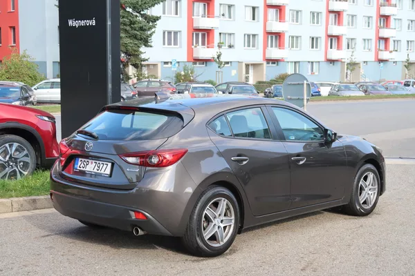 Mazda 3 HB 1,5 G100, 2 sady kol, ČR - foto 8