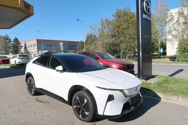 Mazda CX-6e EV 258ps Takumi, černá kůže