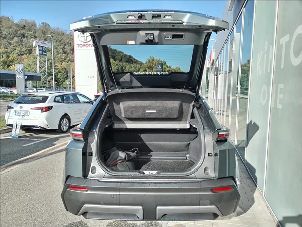 Toyota C-HR BEV 77 kWh 224k STYLE DYNAMIC - foto 11