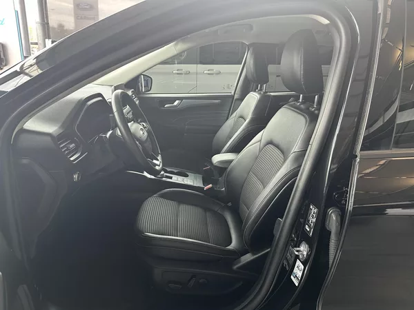 Ford Kuga Titanium X 2.5i HEV 190k aut - foto 16