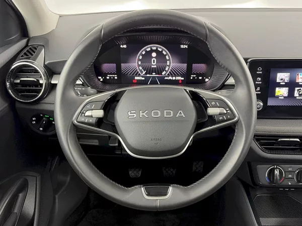 Škoda Fabia 1.0TSI 70kW Selection - foto 10
