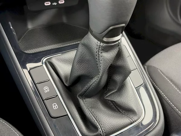 Škoda Fabia 1.0TSI 70kW Selection - foto 19