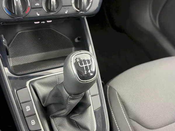 Škoda Fabia 1.0TSI 70kW Selection - foto 20