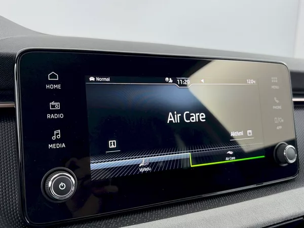 Škoda Scala DSG 1.0TSI 85kW Top Selection - foto 19