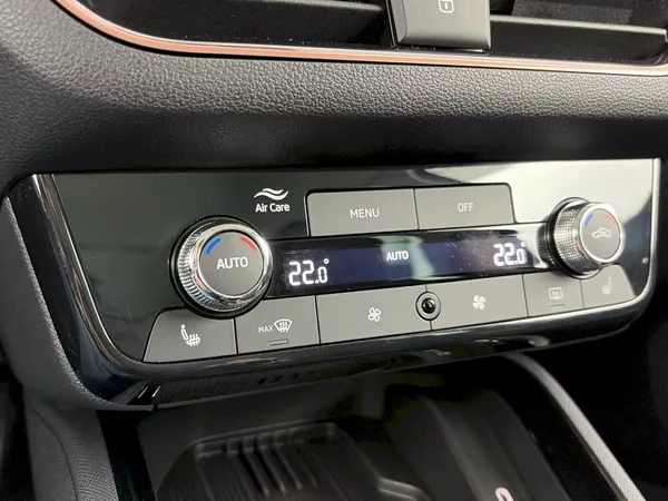 Škoda Scala DSG 1.0TSI 85kW Top Selection - foto 22