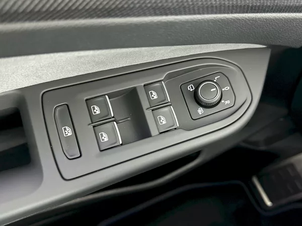Volkswagen Golf R 2.0 TSI 245kW 4Motion DSG - foto 31
