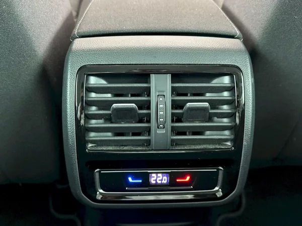 Volkswagen Passat Business 2.0 TDI 110kW - foto 23