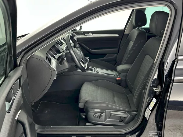 Volkswagen Passat Business 2.0 TDI 110kW - foto 7