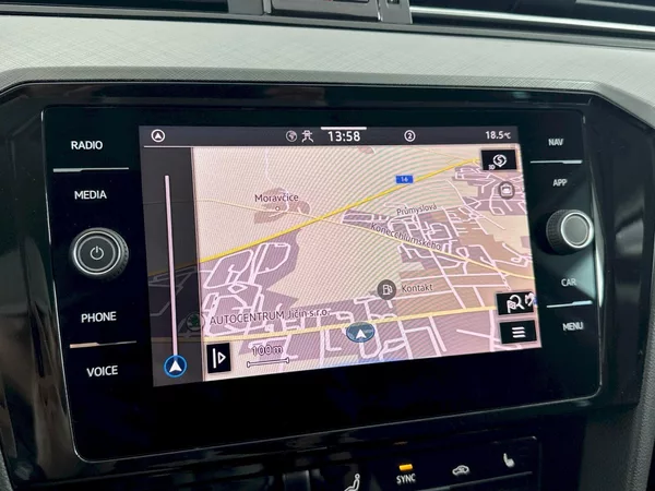 Volkswagen Passat Business 2.0 TSI 140kW DSG - foto 11