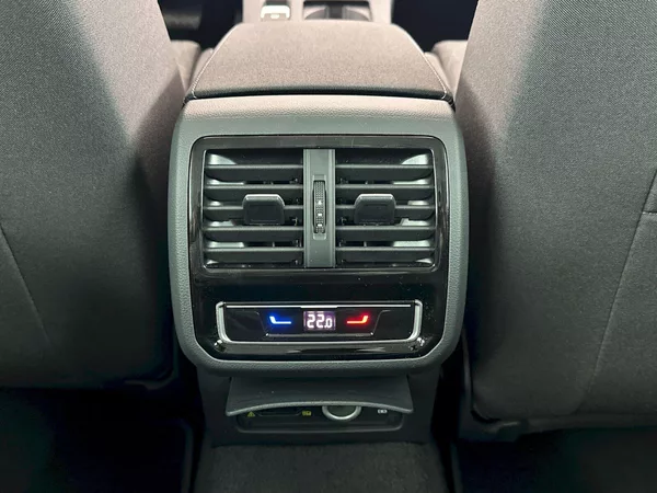 Volkswagen Passat Business 2.0 TSI 140kW DSG - foto 27