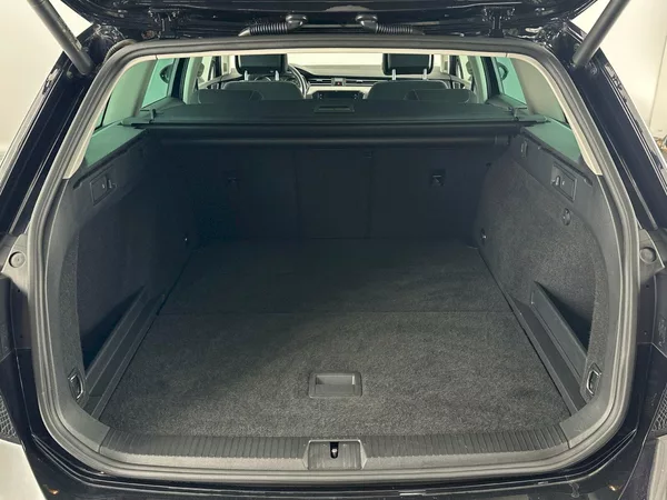 Volkswagen Passat Business 2.0 TSI 140kW DSG - foto 28
