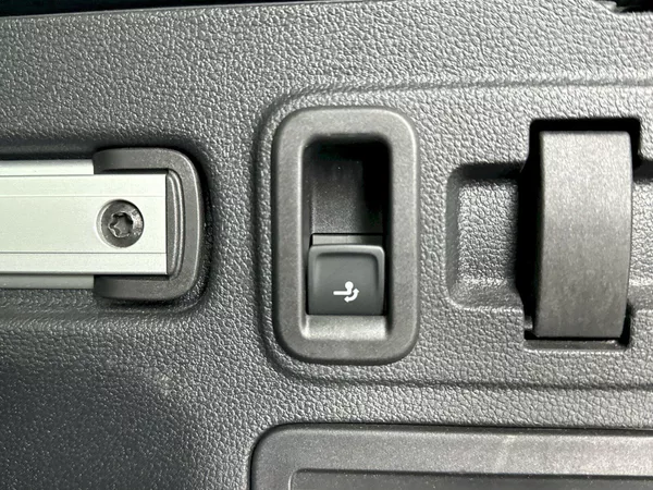 Volkswagen Touran Comfortline 2.0 TDI 90kW - foto 32