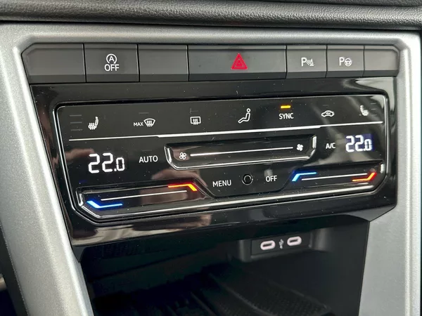 Volkswagen T-Roc Life GOAL 1.0 TSI 85kW - foto 19