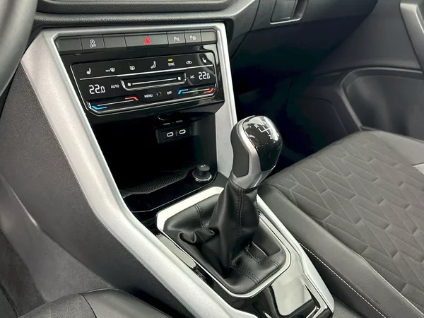 Volkswagen T-Roc Life GOAL 1.0 TSI 85kW - foto 22