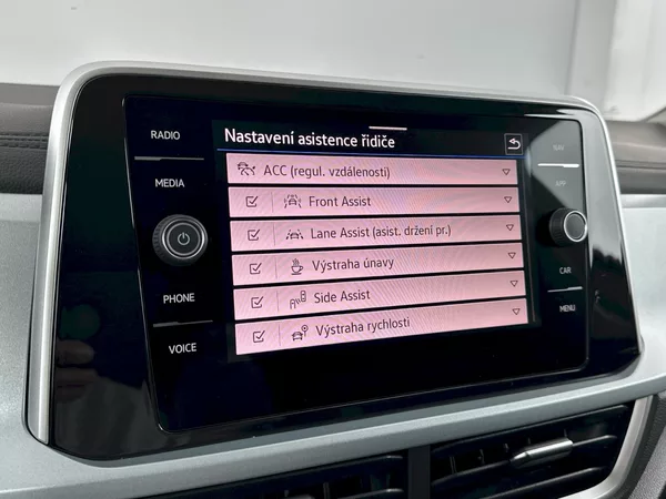 Volkswagen T-Roc Life GOAL 1.0 TSI 85kW - foto 13