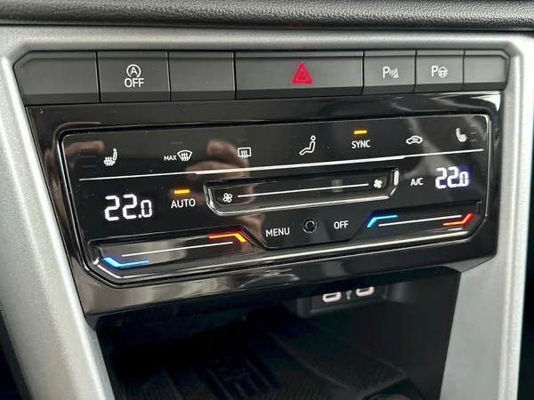 Volkswagen T-Roc Life GOAL 1.0 TSI 85kW - foto 19