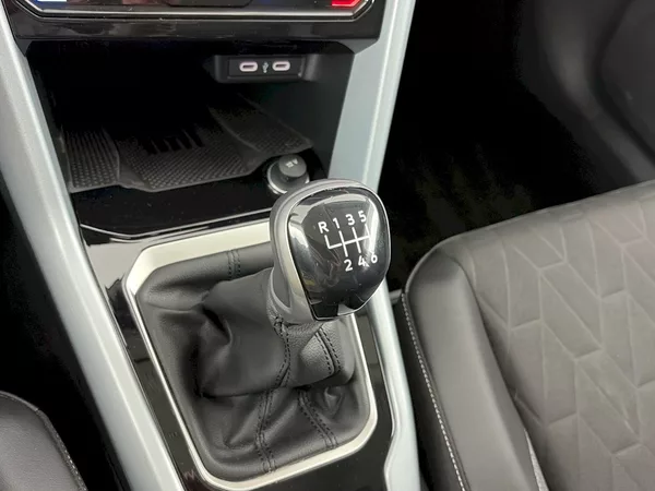 Volkswagen T-Roc Life GOAL 1.0 TSI 85kW - foto 21