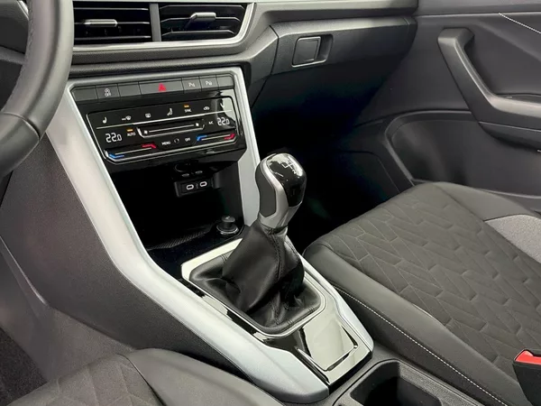 Volkswagen T-Roc Life GOAL 1.0 TSI 85kW - foto 22