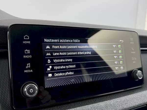 Škoda Scala 1.0TSI 85kW Selection - foto 12