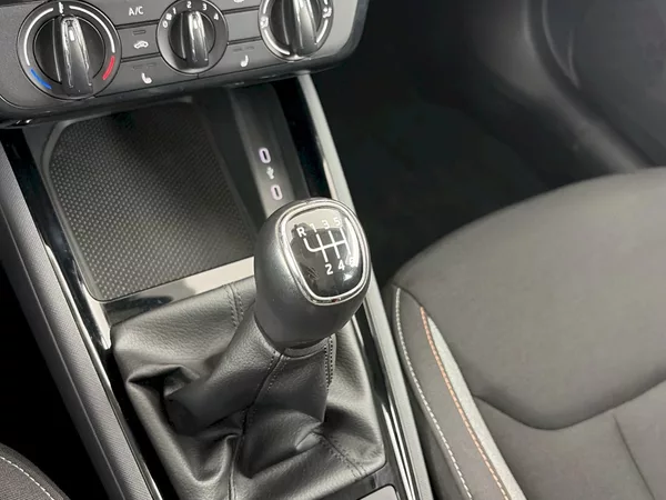 Škoda Scala 1.0TSI 85kW Selection - foto 19