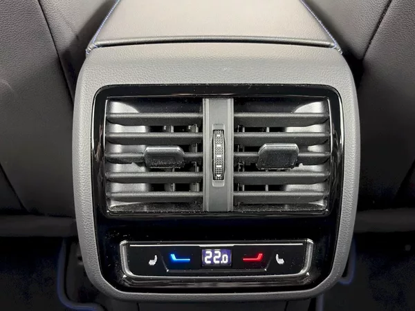 Volkswagen Arteon R 2.0 TSI 235kW 4Motion DSG - foto 32
