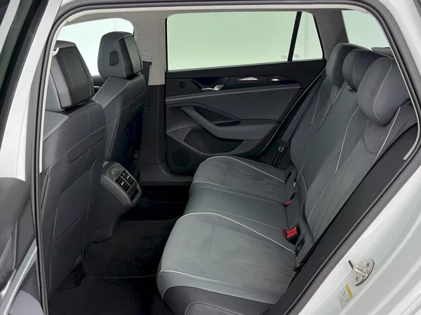 Volkswagen Passat Business 1.5 TSI 110kW DSG - foto 8