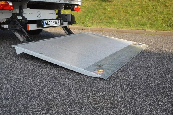 Mercedes-Benz Sprinter 316 hydr. čelo velká výbava - foto 42
