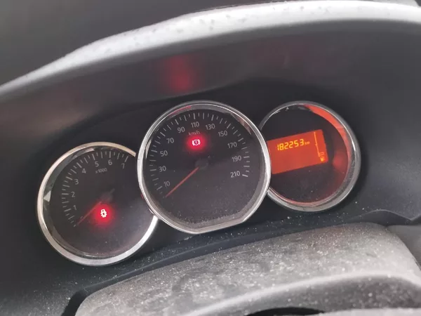 Dacia Dokker 1.2 TCe - Klima špatný´motor - foto 8
