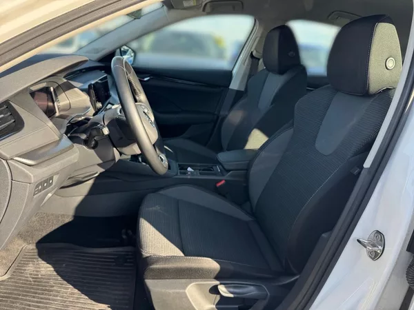 Škoda Octavia AMBITION 2.0TDI 110kW CZ DPH - foto 7