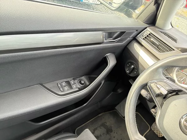 Škoda Superb STYLE 2.0TSI 140kW DSG DPH CZ - foto 11