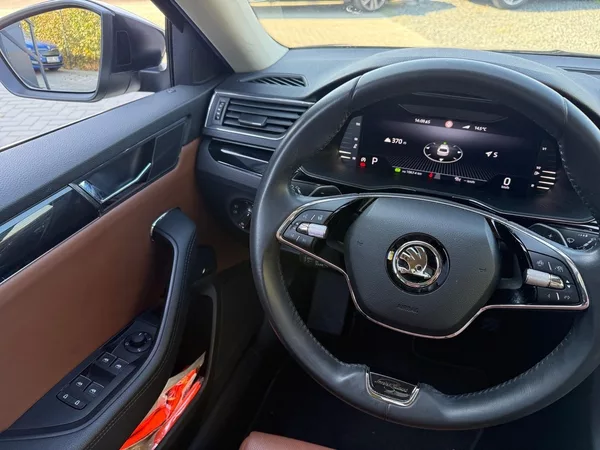 Škoda Superb L&K 2.0TDI 147kW DSG 4x4 TAŽNÉ - foto 11
