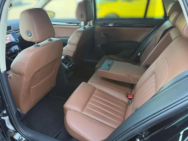 Škoda Superb L&K 2.0TDI 147kW DSG 4x4 TAŽNÉ - foto 8