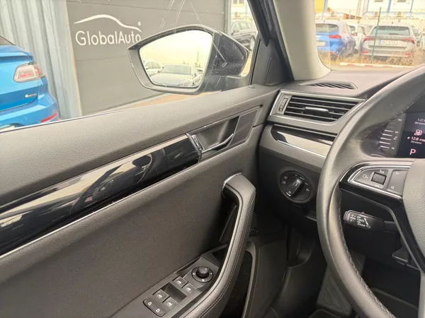 Škoda Superb L&K 2.0TSI 200kW DSG 4x4 TAŽNÉ - foto 11