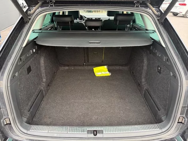 Škoda Superb L&K 2.0TSI 200kW DSG 4x4 TAŽNÉ - foto 6