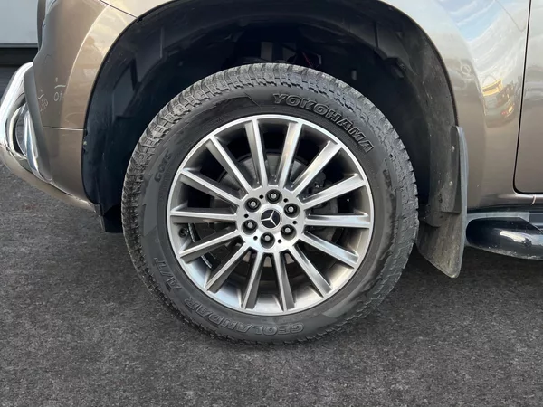 Mercedes-Benz Třídy X 350 d 4MATIC V6 190kW CZ - foto 14