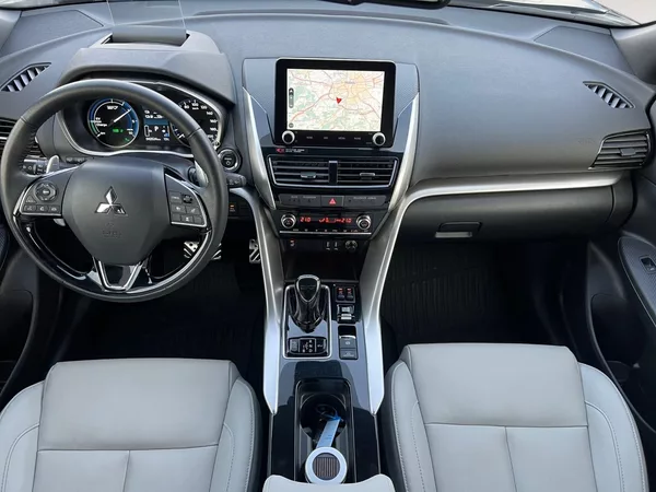 Mitsubishi Eclipse Cross INSTYLE 2.4 PHEV TAŽNÝ DPH CZ - foto 10