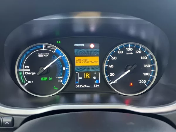 Mitsubishi Eclipse Cross INSTYLE 2.4 PHEV TAŽNÝ DPH CZ - foto 23