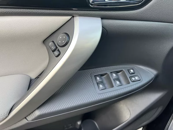 Mitsubishi Eclipse Cross INSTYLE 2.4 PHEV TAŽNÝ DPH CZ - foto 24