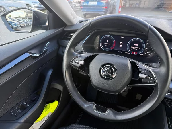 Škoda Octavia AMBITION 1.5TSI 110kW CZ DPH - foto 11