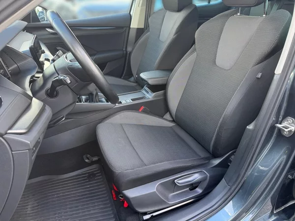 Škoda Octavia AMBITION 1.5TSI 110kW CZ DPH - foto 7