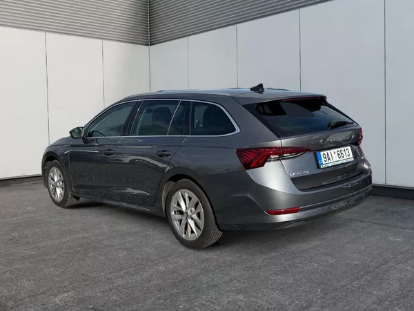 Škoda Octavia STYLE 2.0TSI 140kW DSG 4x4 CZ - foto 4