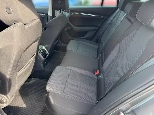 Škoda Octavia STYLE 2.0TSI 140kW DSG 4x4 CZ - foto 8