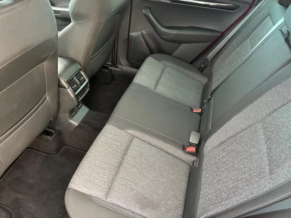 Škoda Karoq STYLE 2.0TDI 110kW CZ DPH - foto 8