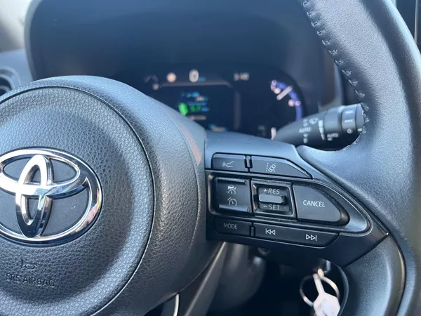 Toyota Yaris Cross HYBRID 1.5 85kW e-CVT C/T CZ - foto 20